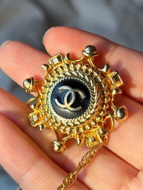 Vintage Gold Tone CHANEL Pendant Necklace